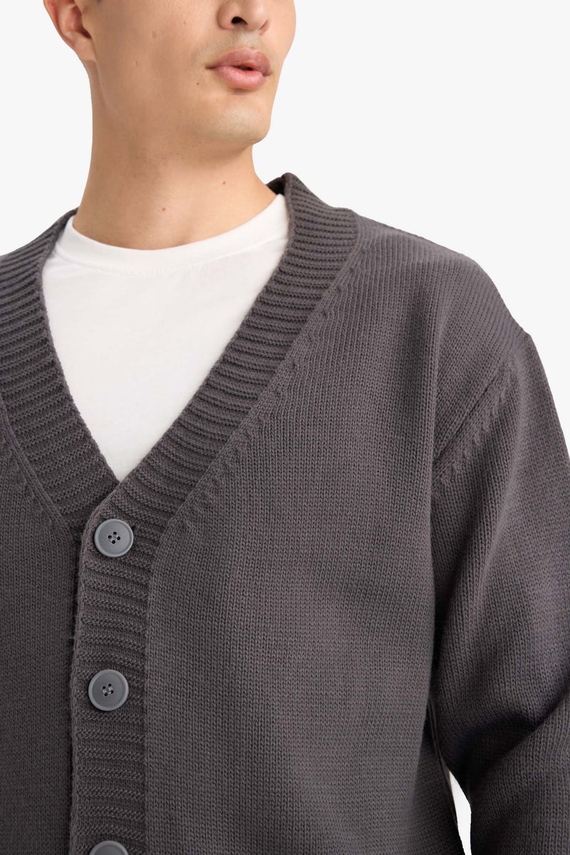 DeFacto Grey Man Relax Fit V-Neck Knit Cardigan Casual - Image 4